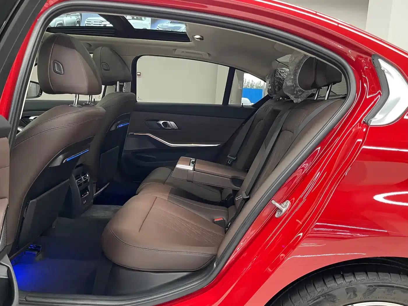 2022 BMW 3 Series 320i Sport Package — миниатюра 8