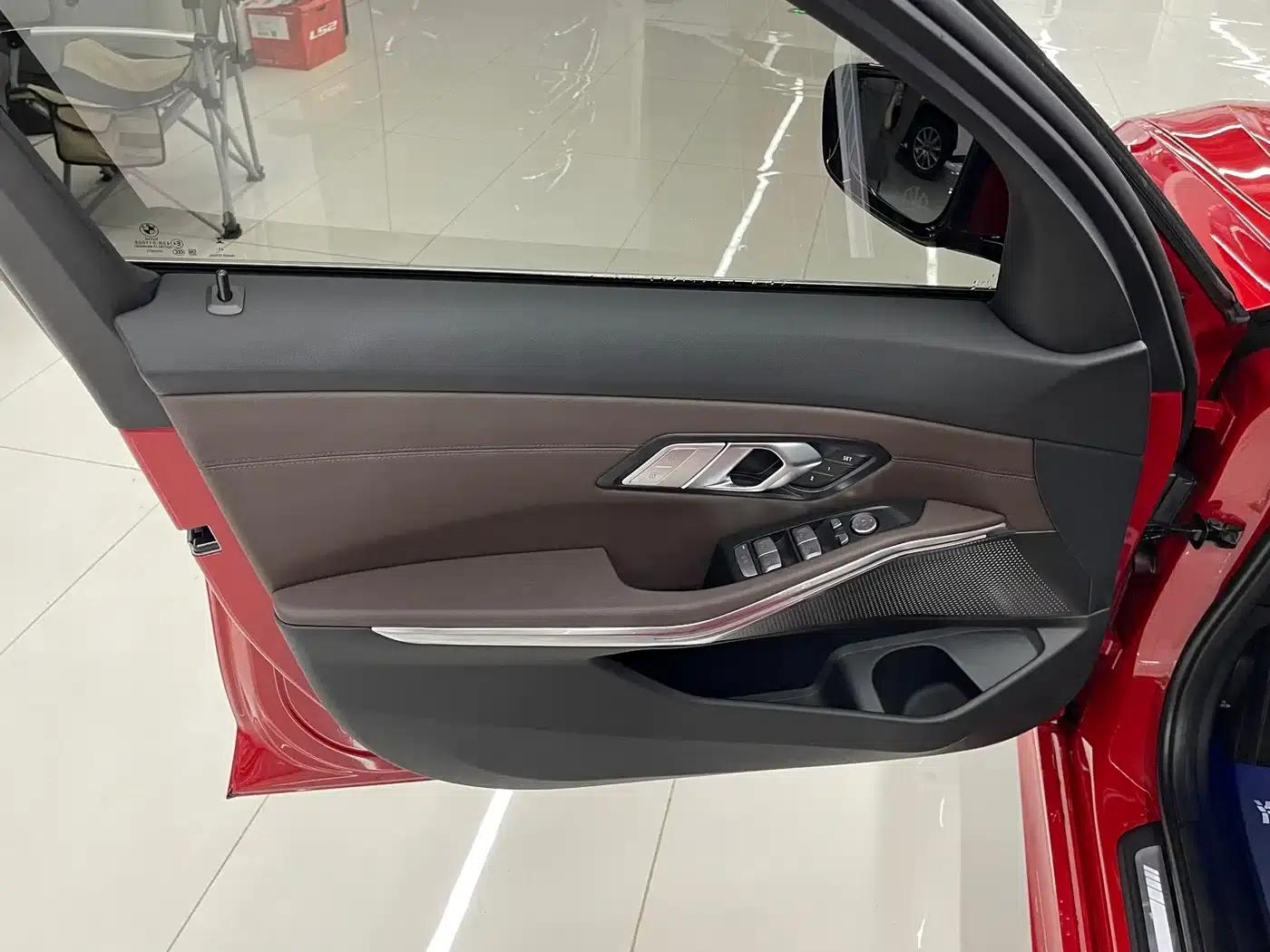 2022 BMW 3 Series 320i Sport Package — миниатюра 9