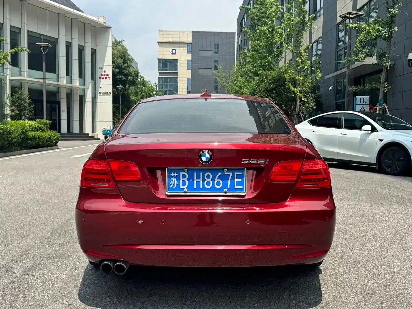 2011 BMW 3 Series 325i Coupe (Imported) — миниатюра 5