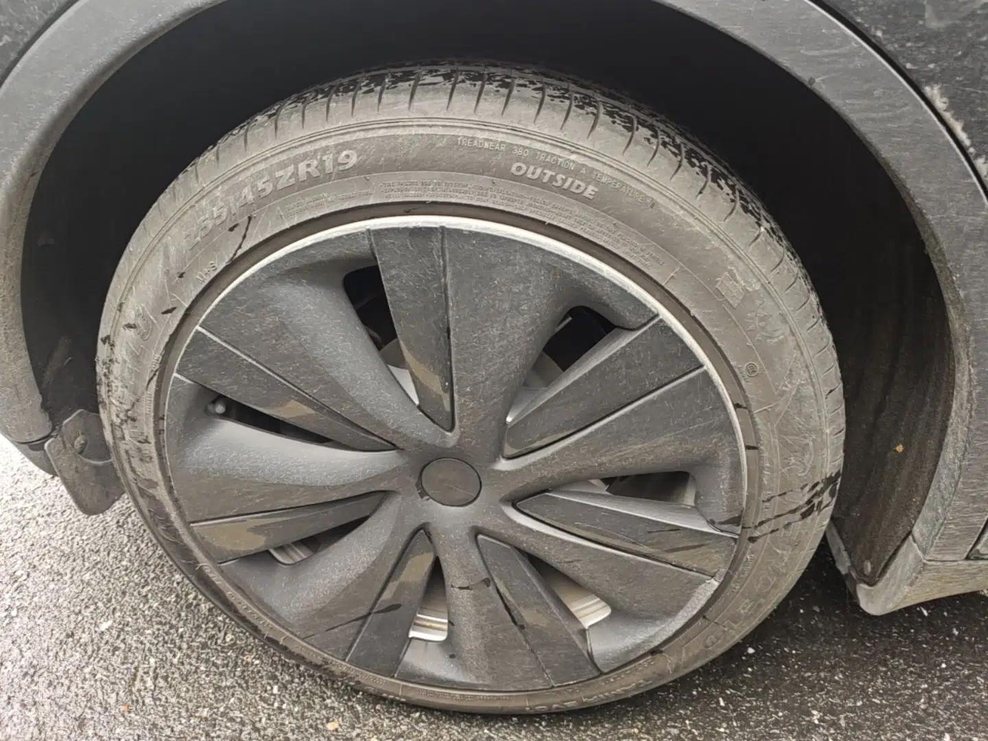 Tesla Model Y 2022 Revised Version Rear-Wheel Drive — миниатюра 11
