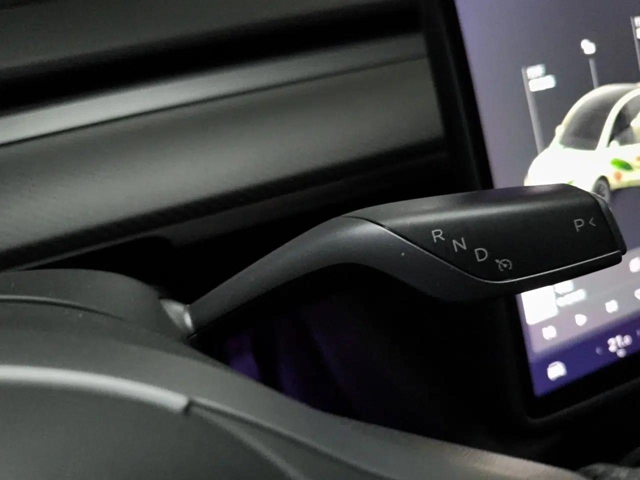 Tesla Model Y 2021 Standard Range Rear-Wheel Drive Version — миниатюра 14