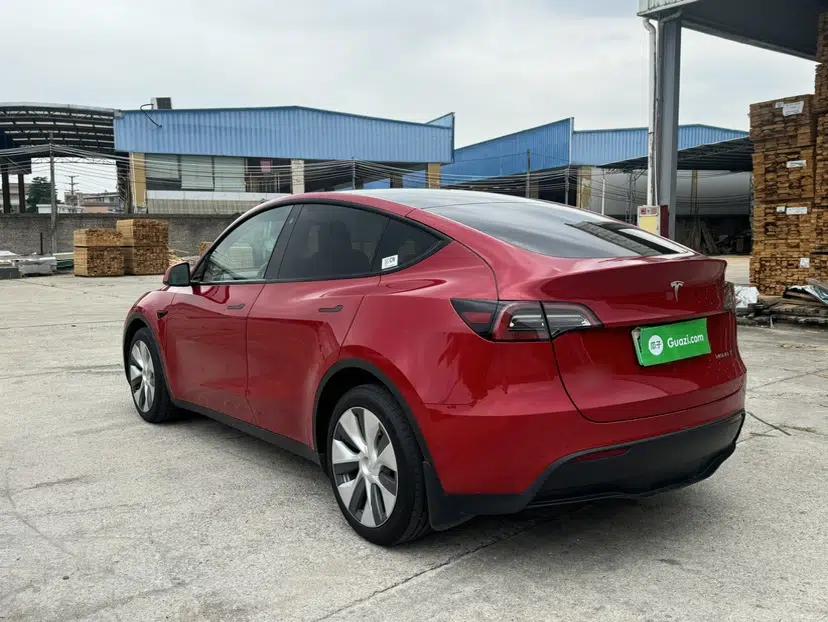 Tesla Model Y 2021 Long-Range All-Wheel-Drive Version 3D7 — миниатюра 16