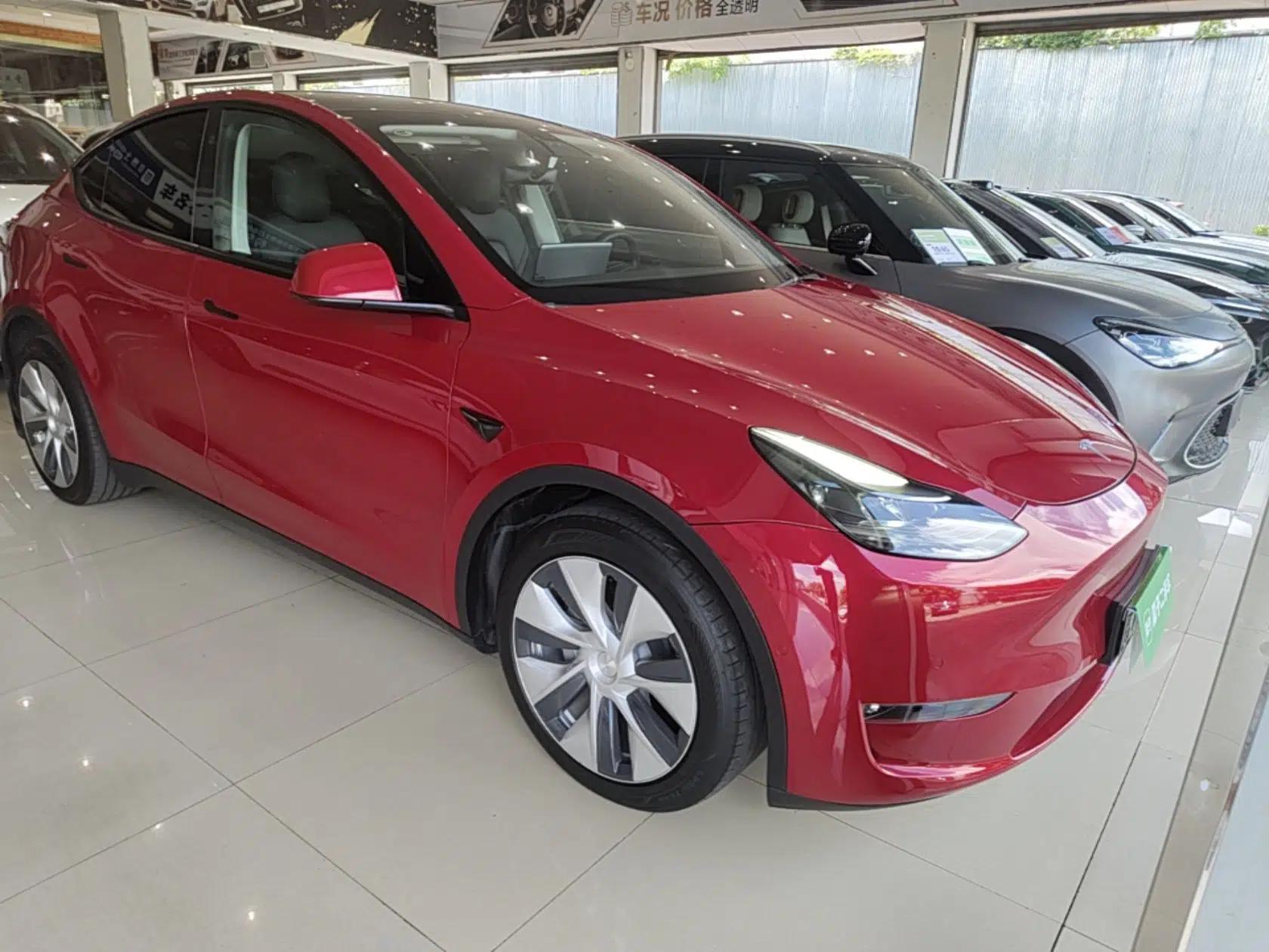 Tesla Model Y 2021 Long-Range All-Wheel-Drive Version 3D7 — миниатюра 3