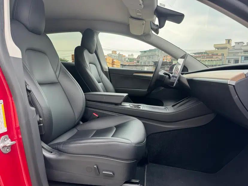 Tesla Model Y 2021 Long-Range All-Wheel-Drive Version 3D7 — миниатюра 26