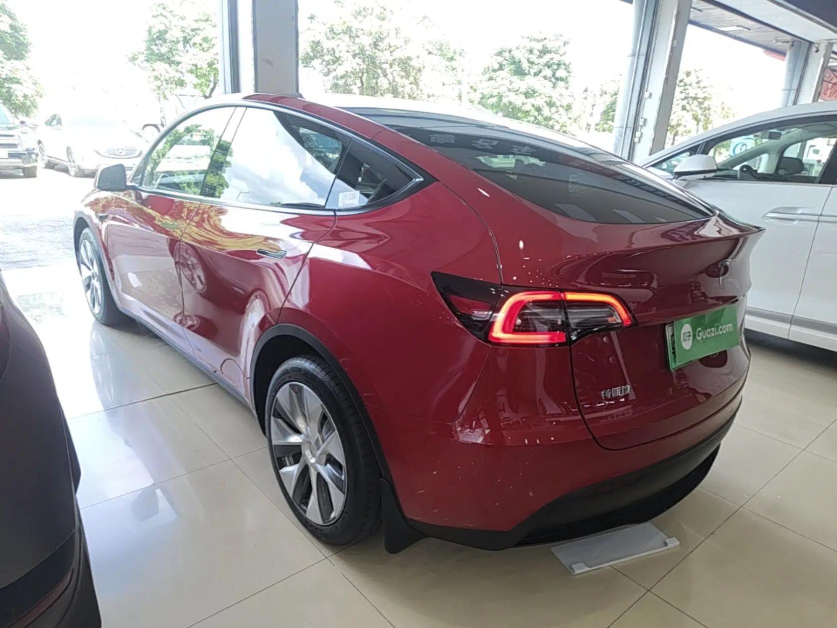 Tesla Model Y 2021 Long-Range All-Wheel-Drive Version 3D7 — миниатюра 4