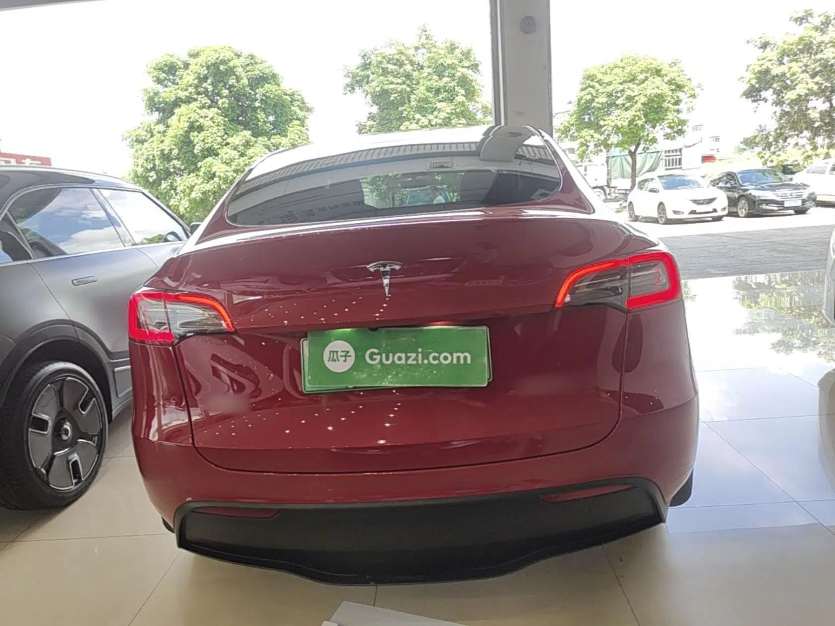 Tesla Model Y 2021 Long-Range All-Wheel-Drive Version 3D7 — миниатюра 5