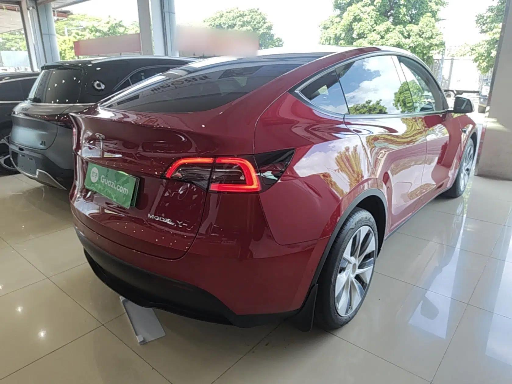 Tesla Model Y 2021 Long-Range All-Wheel-Drive Version 3D7 — миниатюра 6