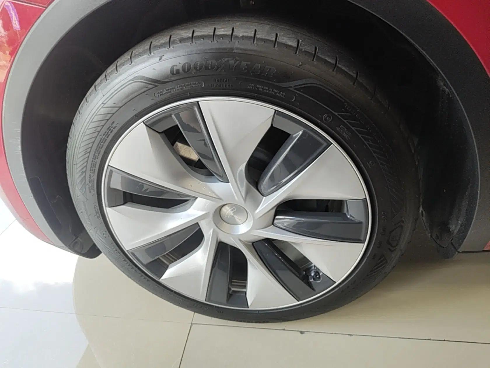 Tesla Model Y 2021 Long-Range All-Wheel-Drive Version 3D7 — миниатюра 10