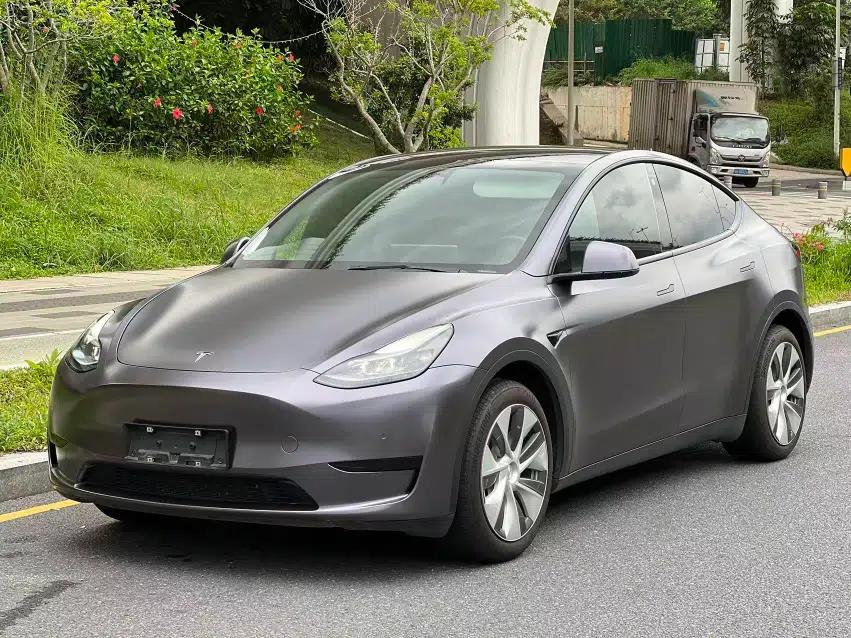 Tesla Model Y 2022 Rear-Wheel-Drive Version — миниатюра 1