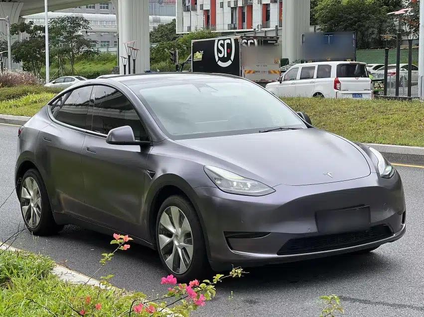 Tesla Model Y 2022 Rear-Wheel-Drive Version — миниатюра 14