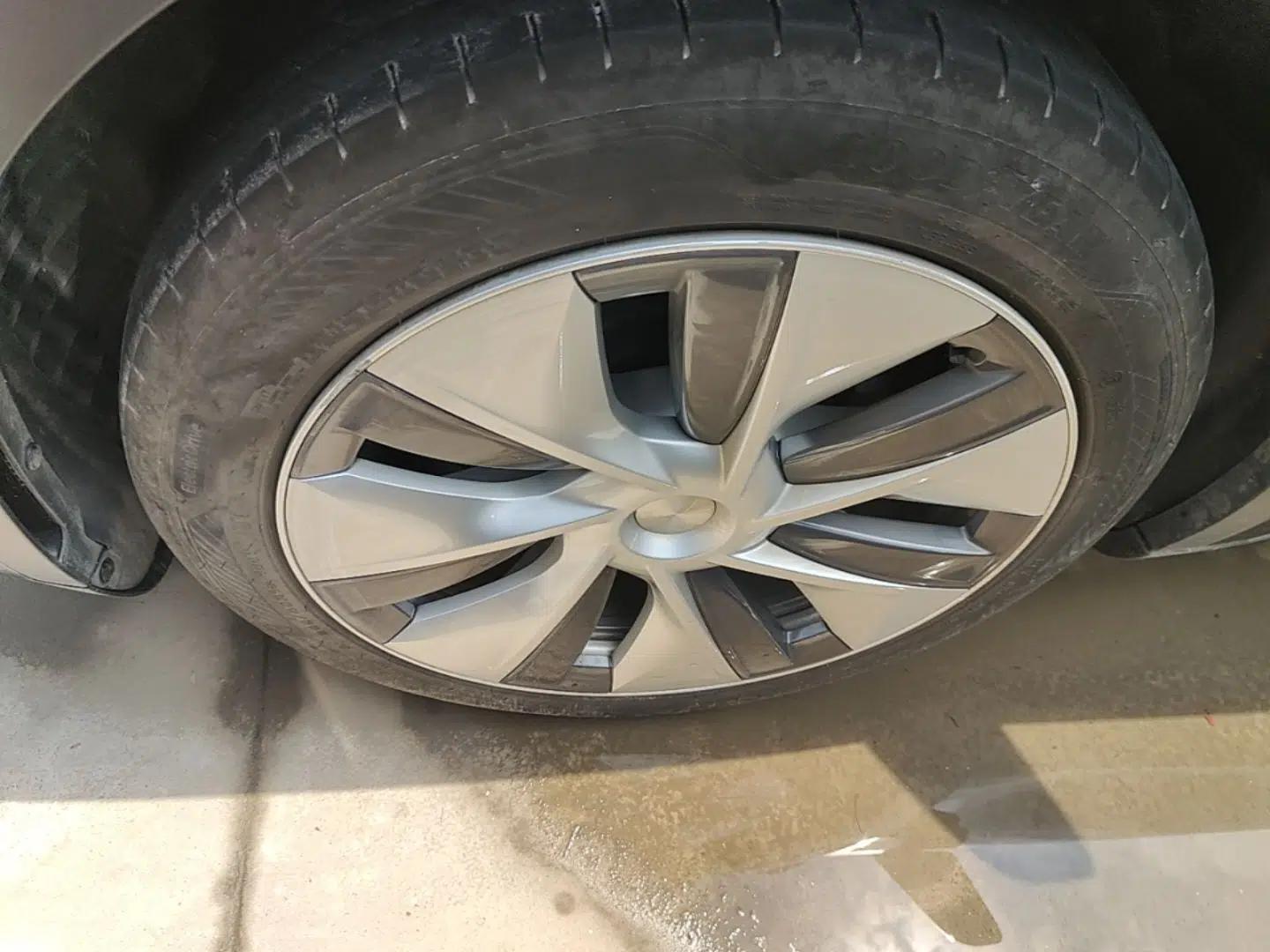 Tesla Model Y 2022 Revised Version Rear-Wheel Drive — миниатюра 10