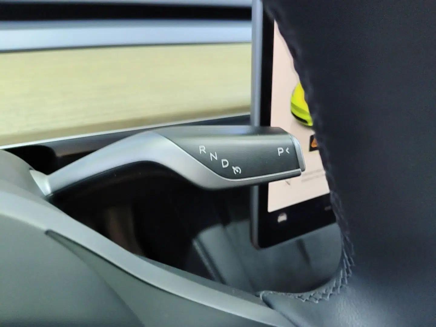 Tesla Model Y 2022 Revised Version Rear-Wheel Drive — миниатюра 16