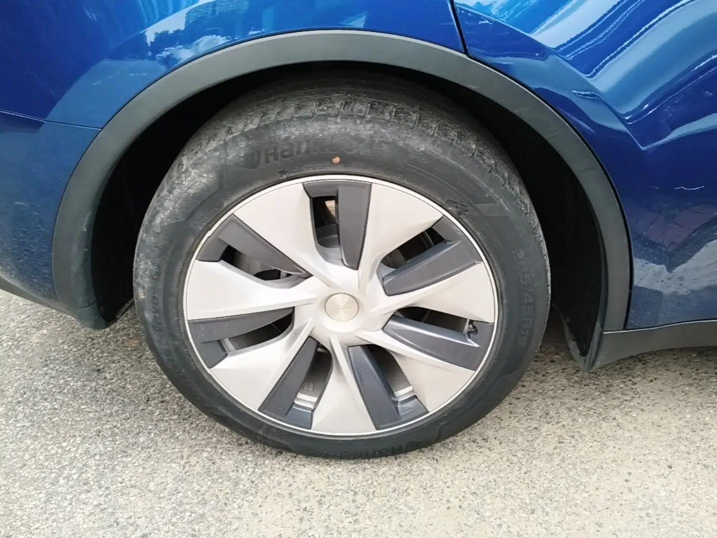 Tesla Model Y 2021 Long-Range All-Wheel-Drive Version — миниатюра 11