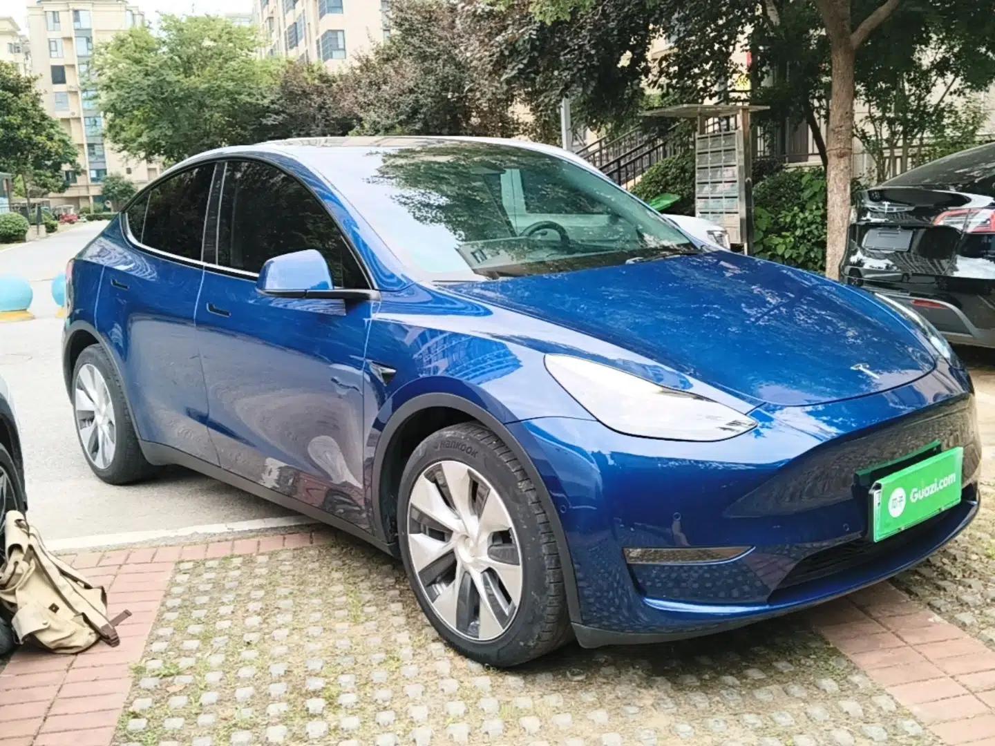 Tesla Model Y 2021 Long-Range All-Wheel-Drive Version — миниатюра 3