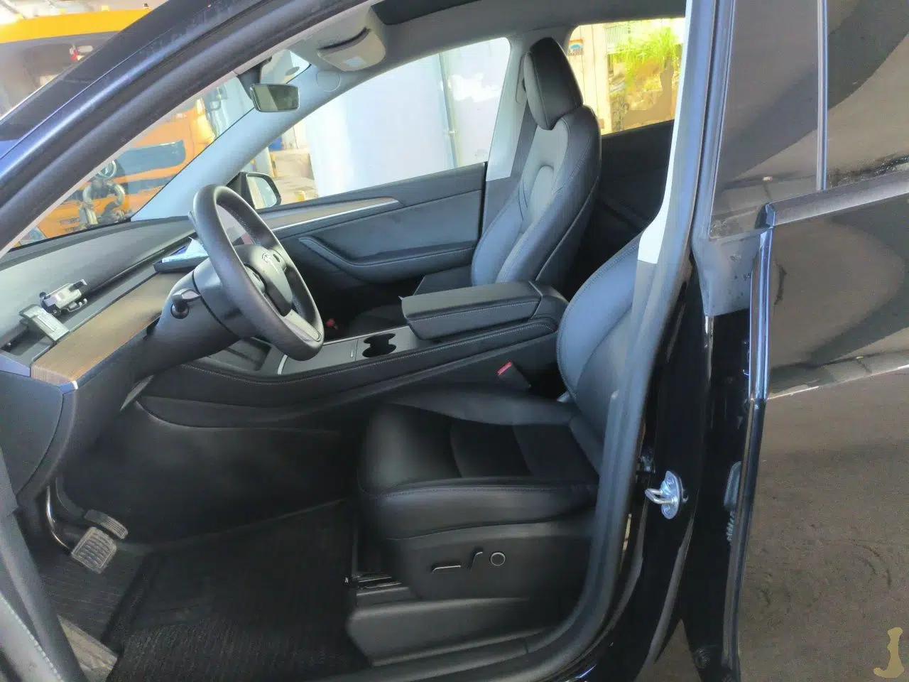 Tesla Model Y 2022 Revised Version Rear-Wheel Drive — миниатюра 15