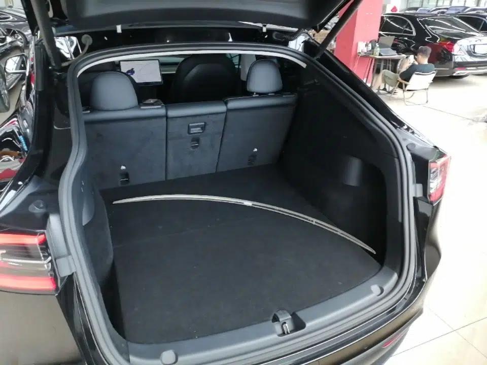 Tesla Model Y 2021 Standard Range Rear-Wheel Drive Version — миниатюра 22