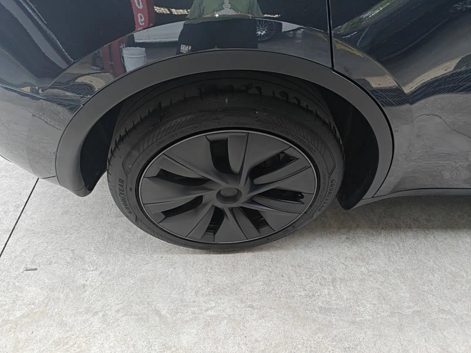 Tesla Model Y 2024 Rear-Wheel-Drive Version — миниатюра 11