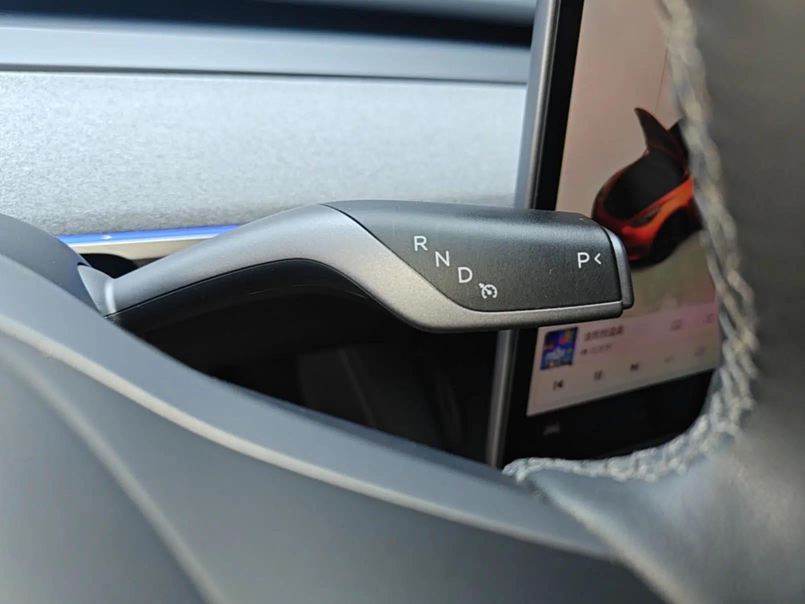 Tesla Model Y 2024 Rear-Wheel-Drive Version — миниатюра 24