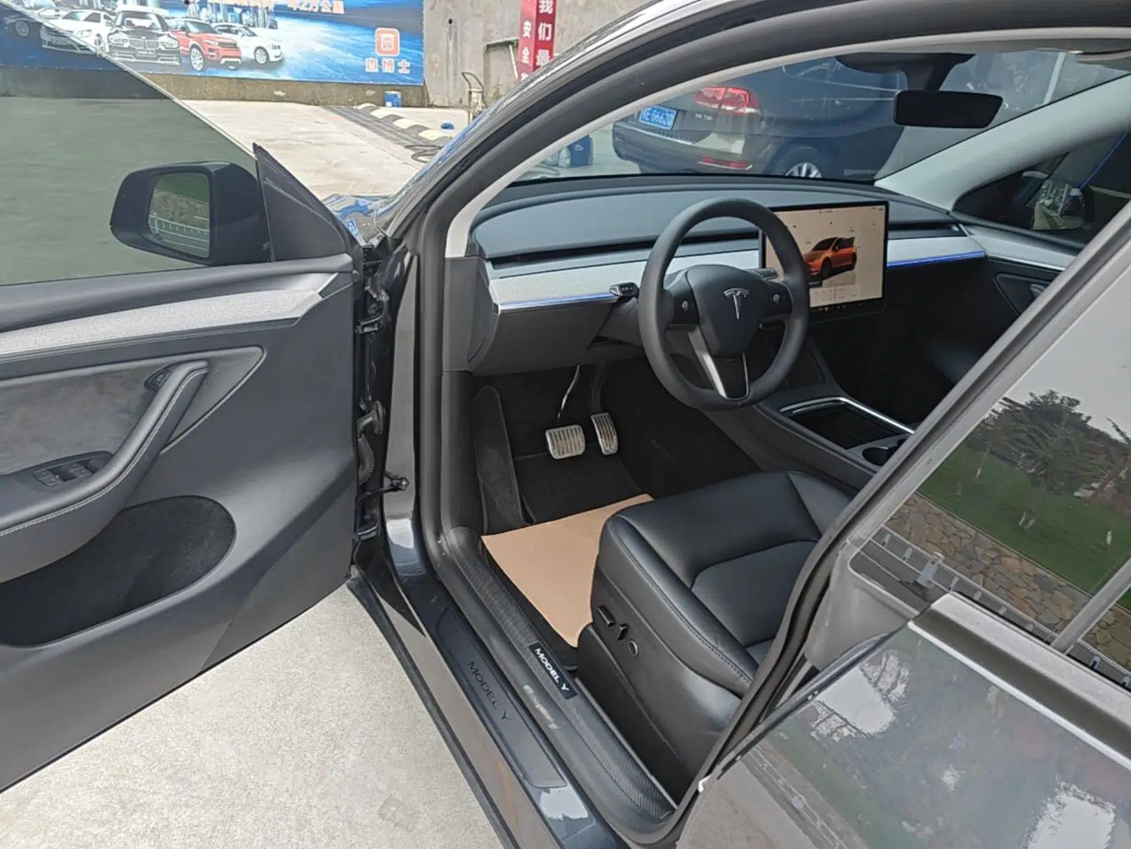 Tesla Model Y 2024 Rear-Wheel-Drive Version — миниатюра 26