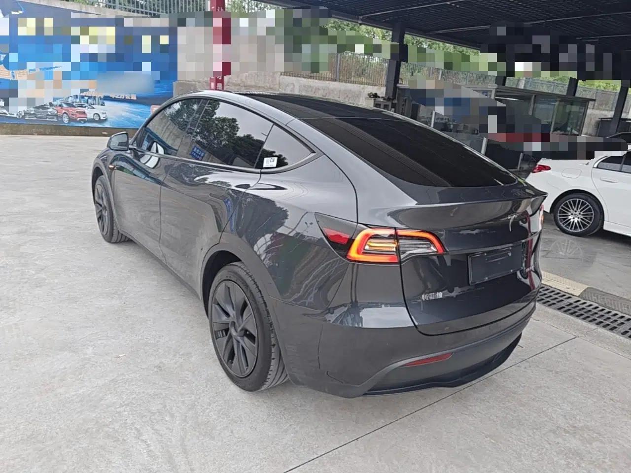 Tesla Model Y 2024 Rear-Wheel-Drive Version — миниатюра 4