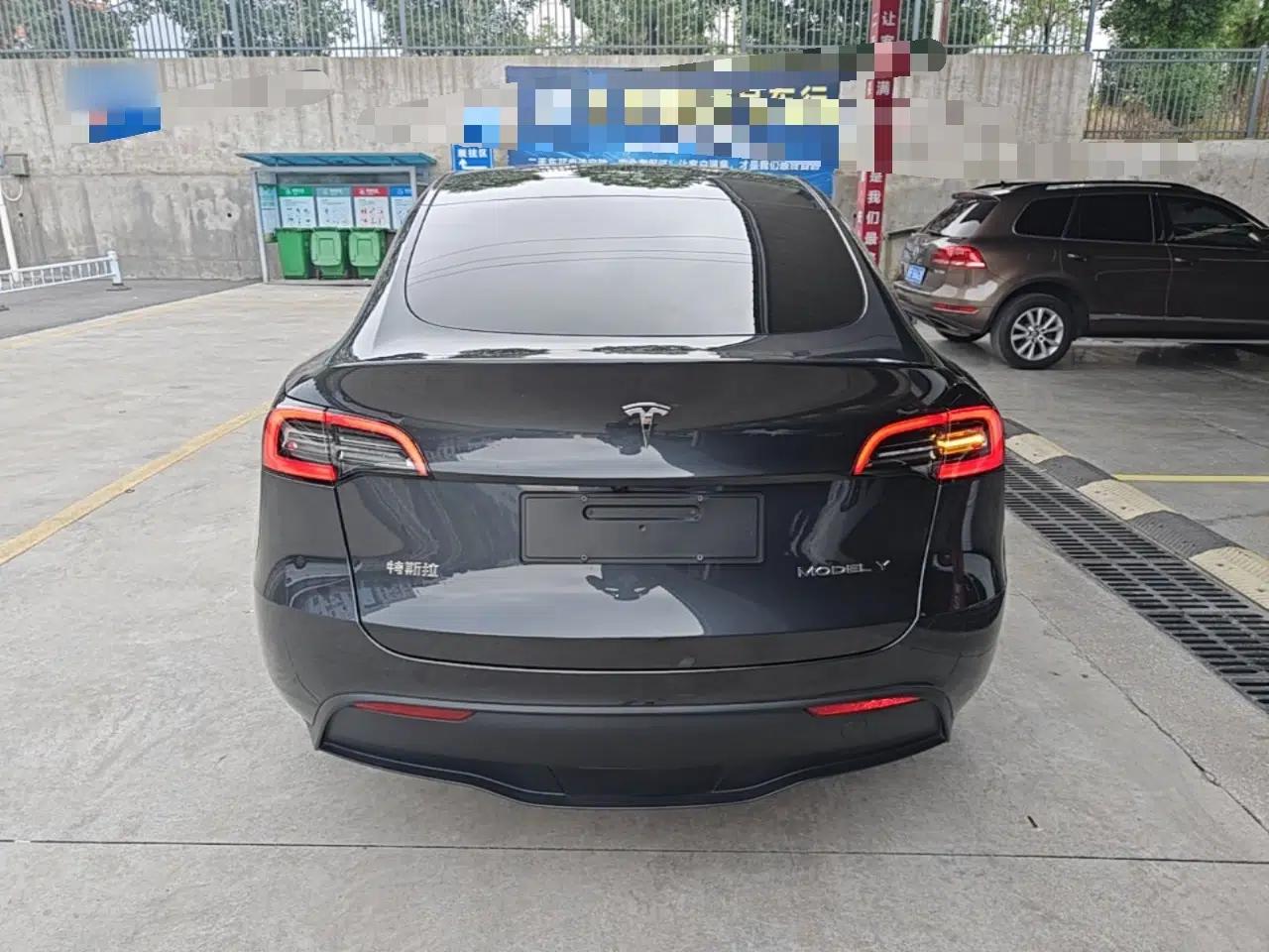 Tesla Model Y 2024 Rear-Wheel-Drive Version — миниатюра 5