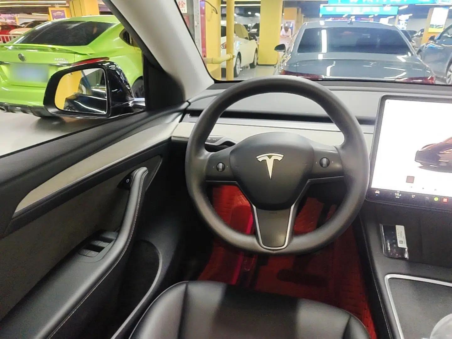 Tesla Model Y 2023 Long-Range All-Wheel-Drive Version — миниатюра 13