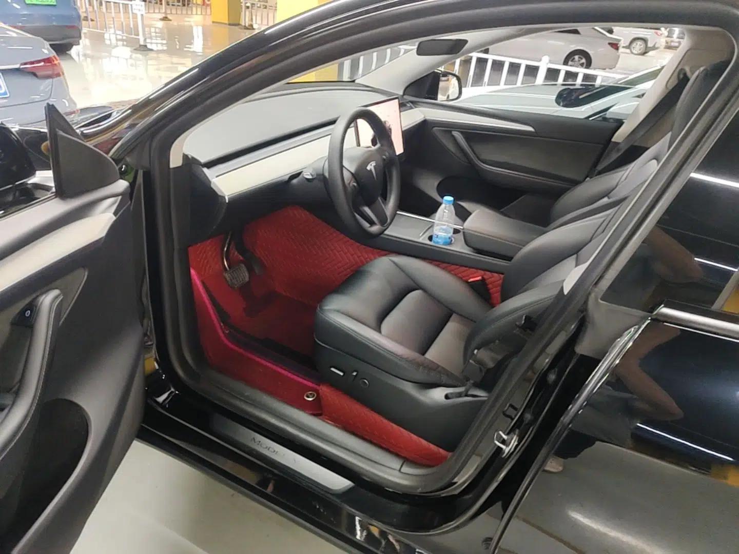 Tesla Model Y 2023 Long-Range All-Wheel-Drive Version — миниатюра 18