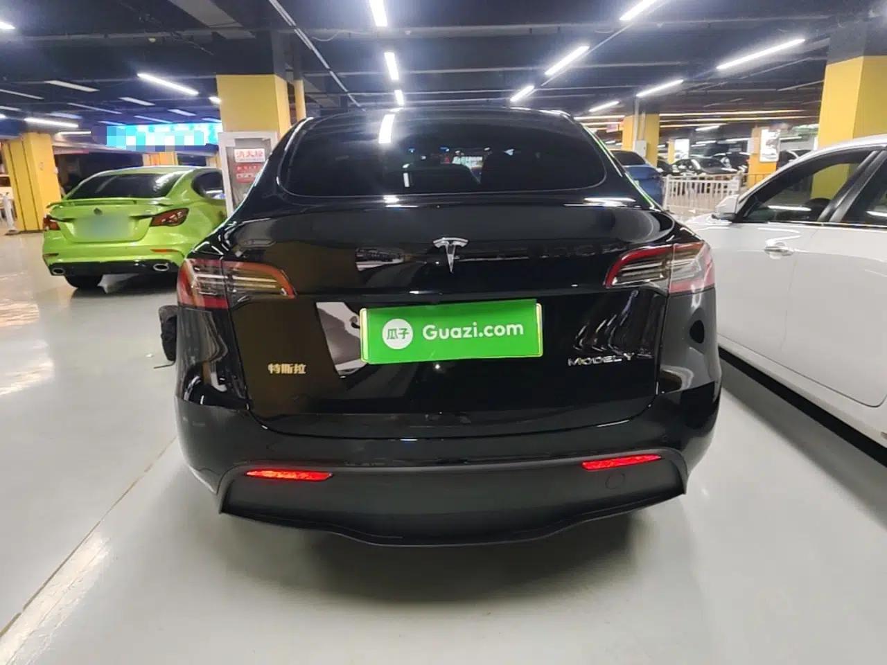 Tesla Model Y 2023 Long-Range All-Wheel-Drive Version — миниатюра 5