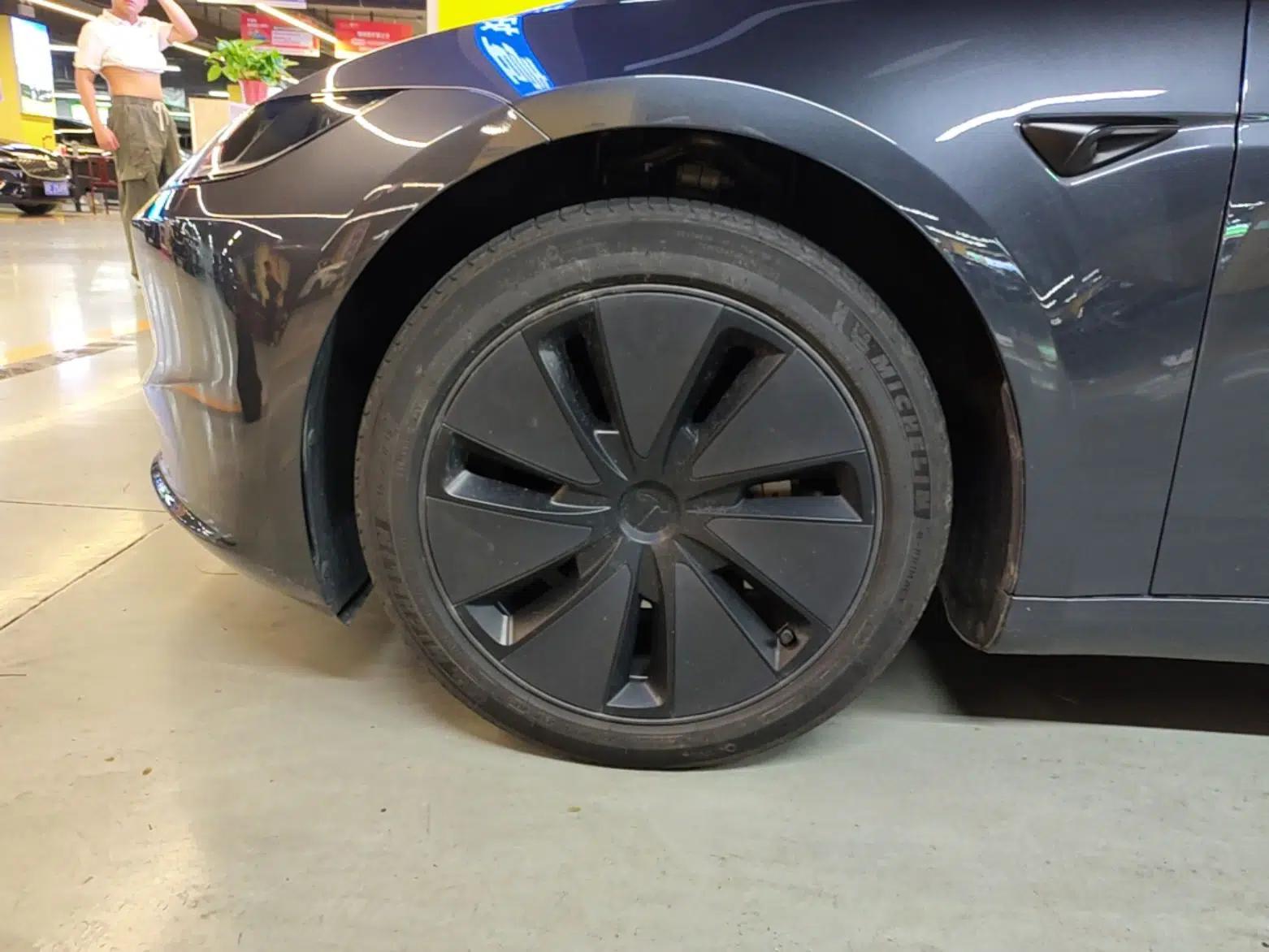 Tesla Model 3 2023 Rear-Wheel-Drive Version — миниатюра 10