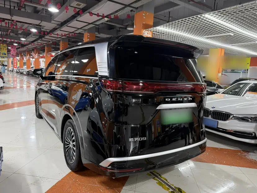 Denza D9 2022 DM-i 970 Four-Wheel Drive Flagship Model — миниатюра 4