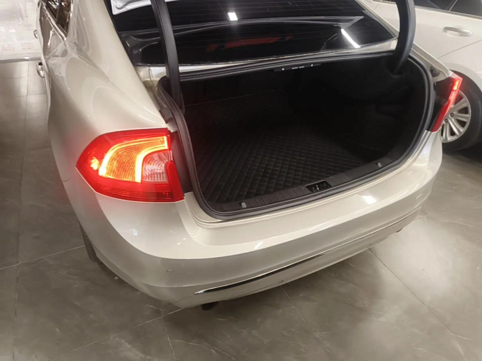 Volvo S60 2019 S60L Facelift T5 Intelligent Advanced Edition — миниатюра 22