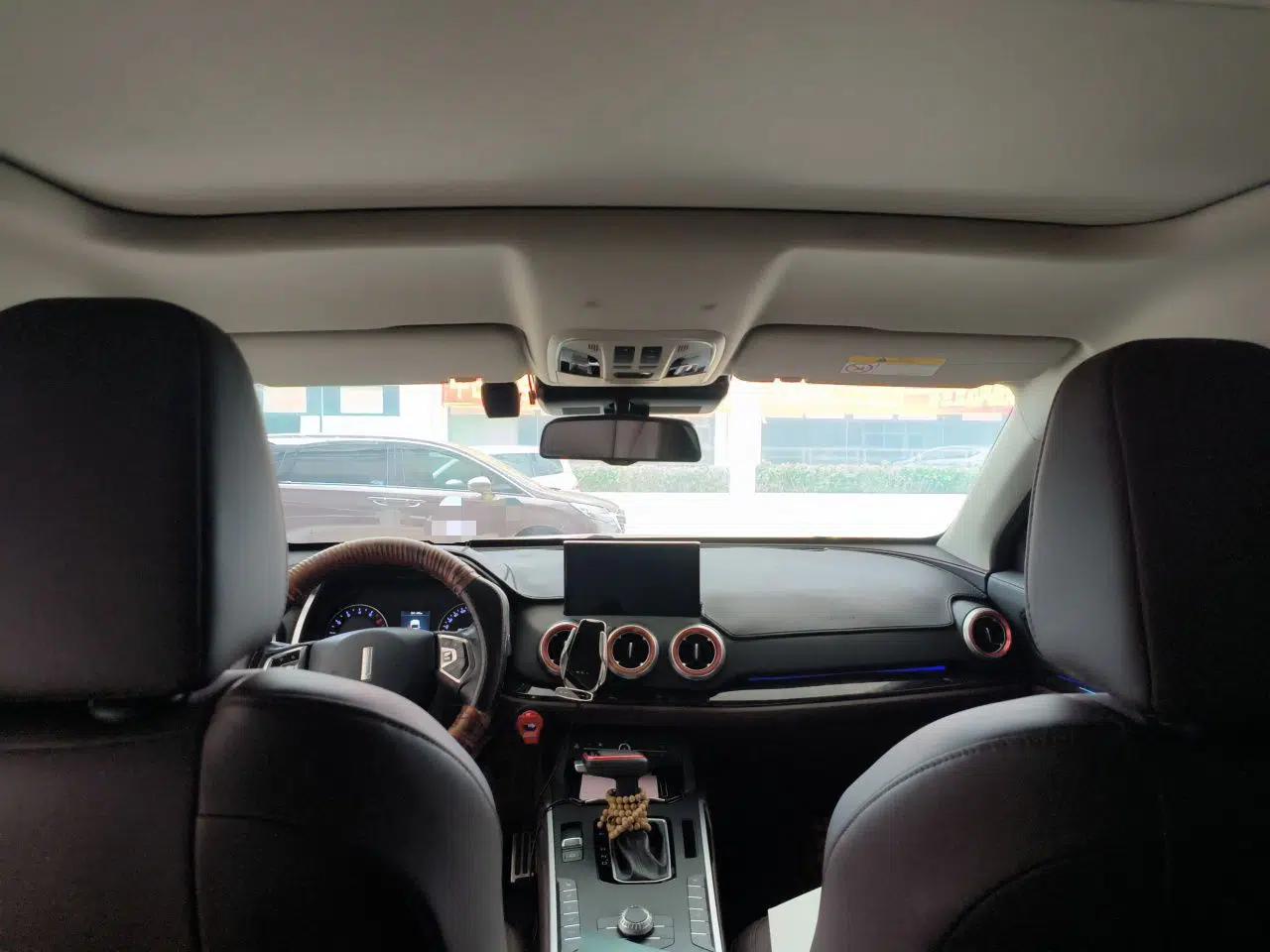 Wey VV5 2019 Upgraded Model 2.0T Two-Wheel Drive Ultra-Luxury Version China V Standard — миниатюра 18