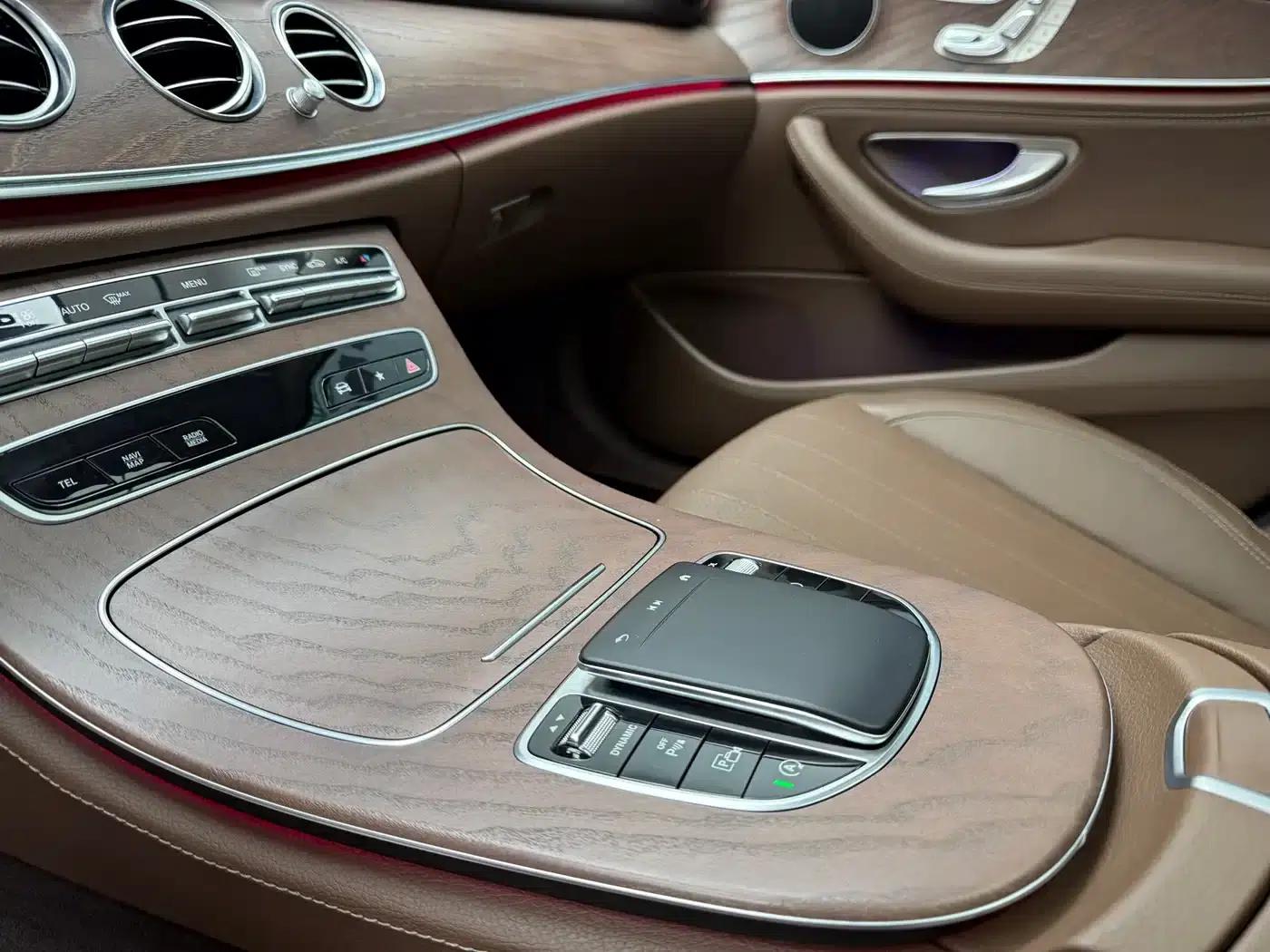 Mercedes-Benz E-Class 2023 Facelift E 300 L Fashion Model — миниатюра 10