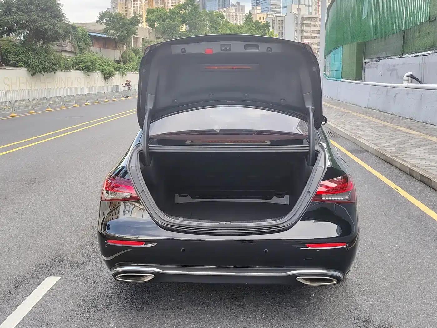 Mercedes-Benz E-Class 2021 E 300 L Fashion Edition — миниатюра 20
