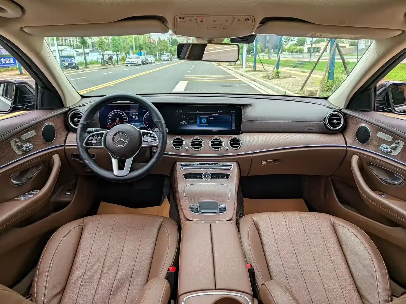 Mercedes-Benz E-Class 2019 Facelift E 300 L Fashion Model — миниатюра 7