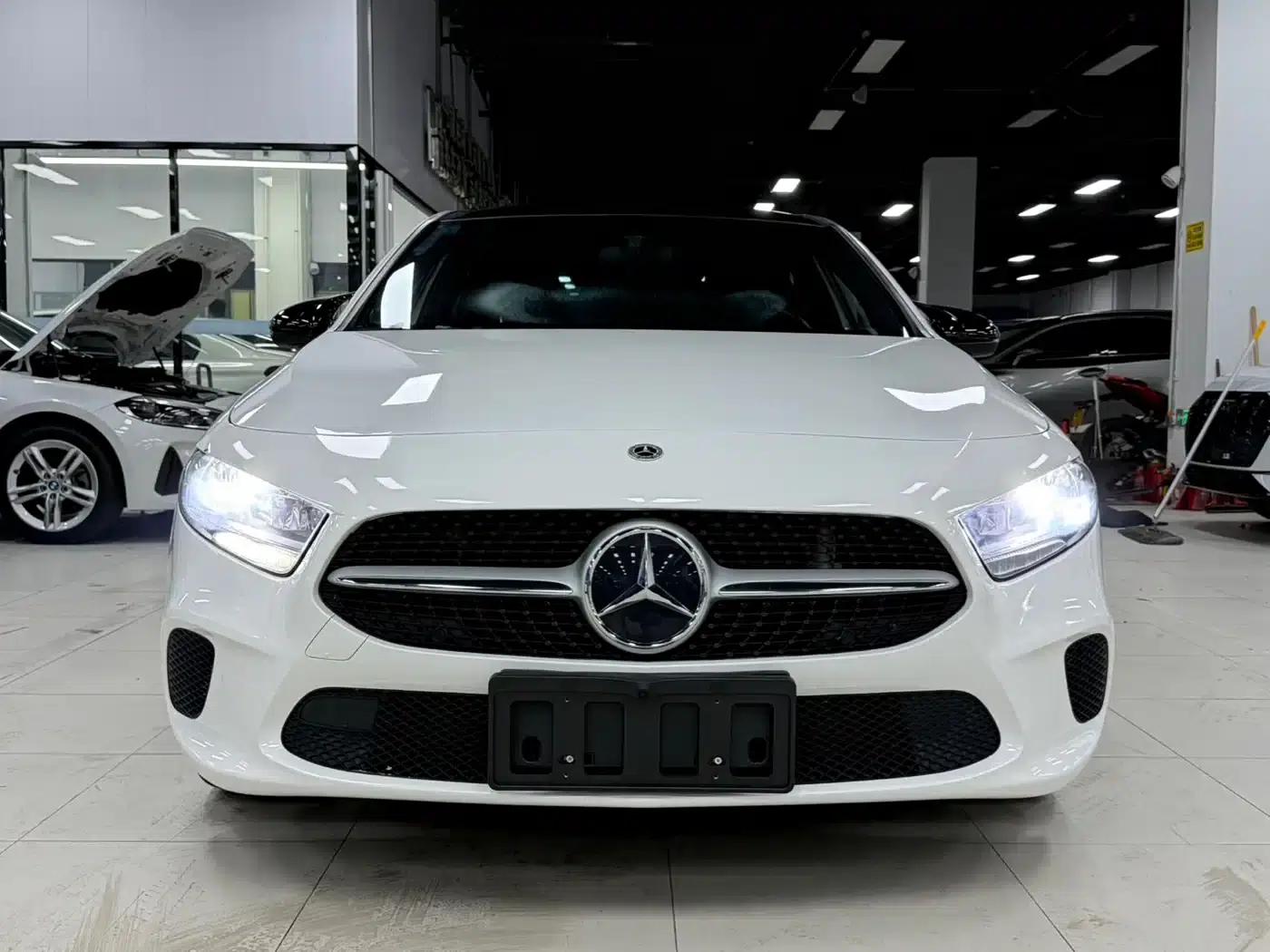 2022 Mercedes-Benz A-Class A 180 L Sport Sedan — миниатюра 2
