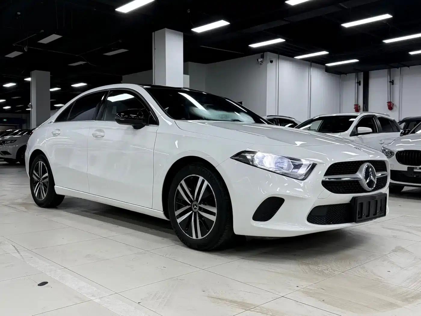 2022 Mercedes-Benz A-Class A 180 L Sport Sedan — миниатюра 3