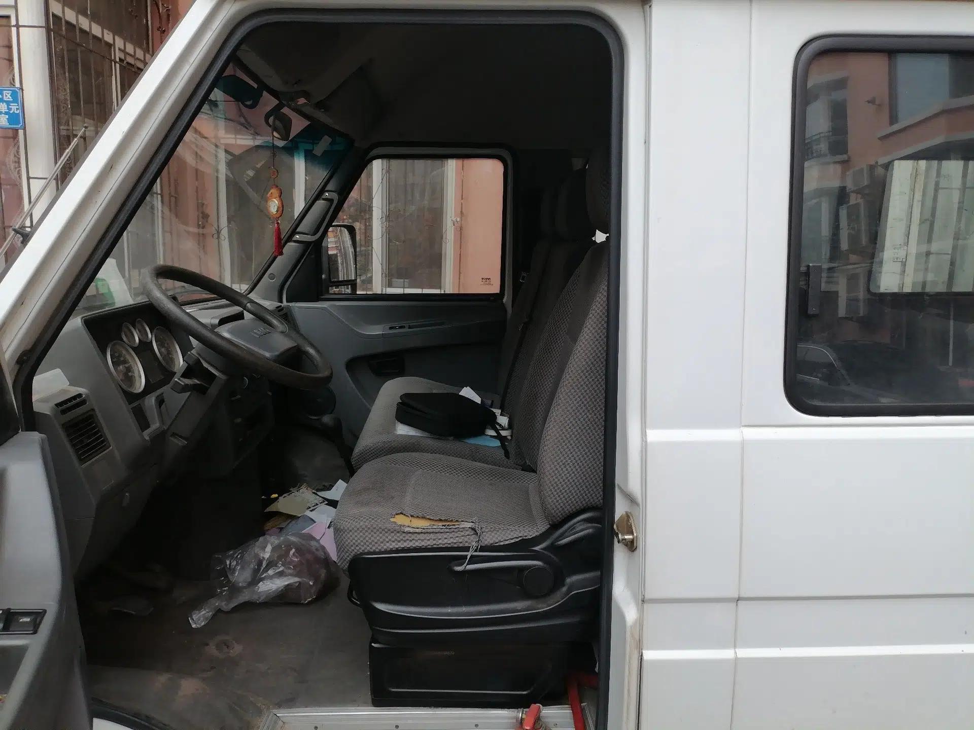 Iveco Daily 2017 2.5T A35 Low-Roof 5-7 Seater Passenger Van 47Z5 — миниатюра 15