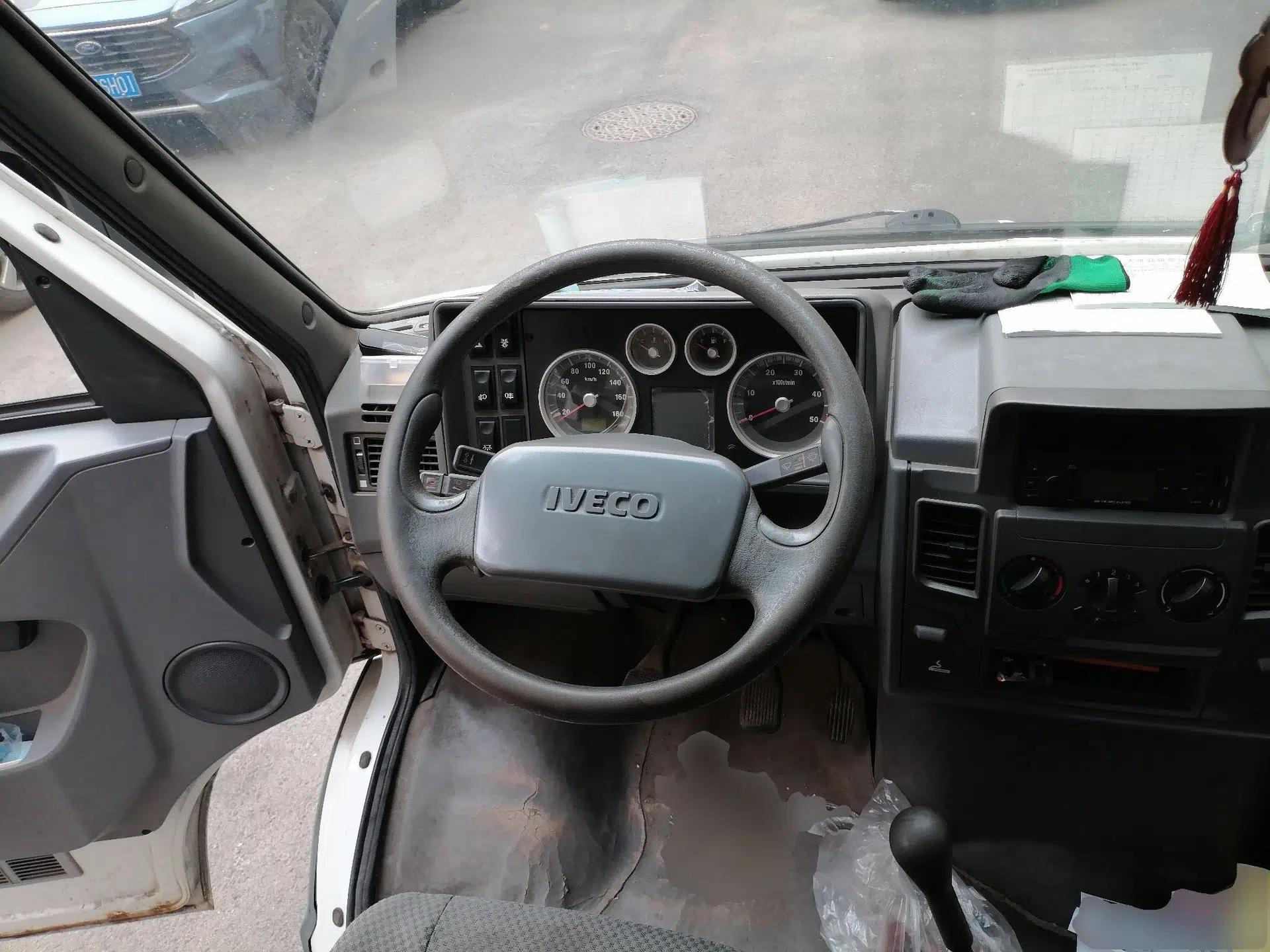 Iveco Daily 2017 2.5T A35 Low-Roof 5-7 Seater Passenger Van 47Z5 — миниатюра 10