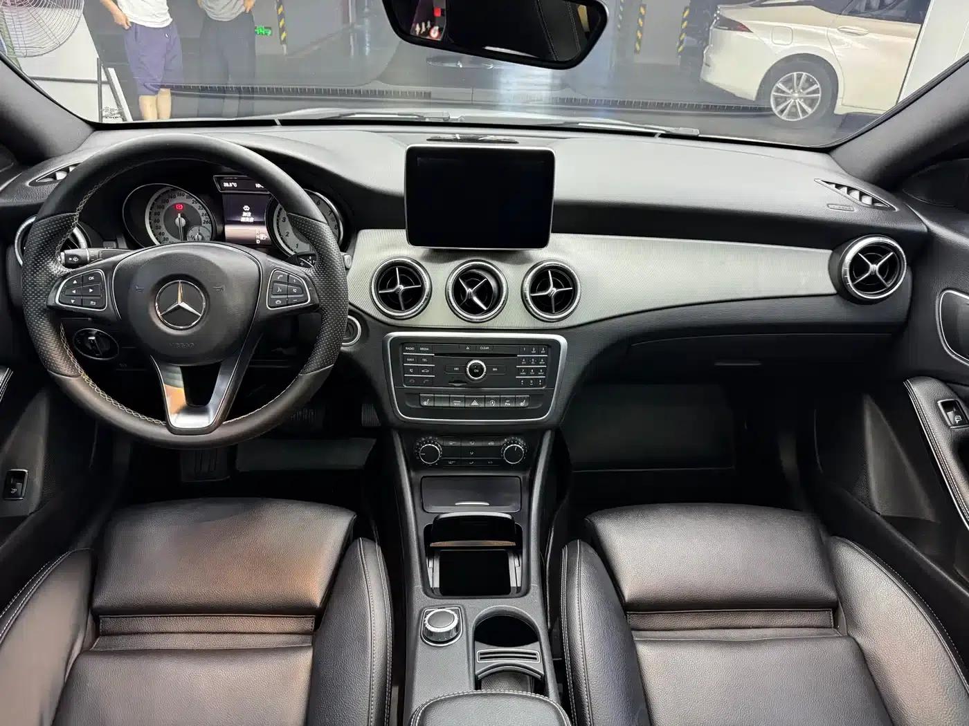 Mercedes-Benz CLA (Imported) 2016 CLA 200 Fashion Edition — миниатюра 9