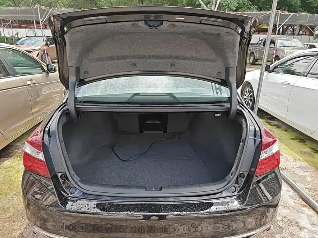 2016 Honda Accord 2.0L Luxury Edition — миниатюра 19