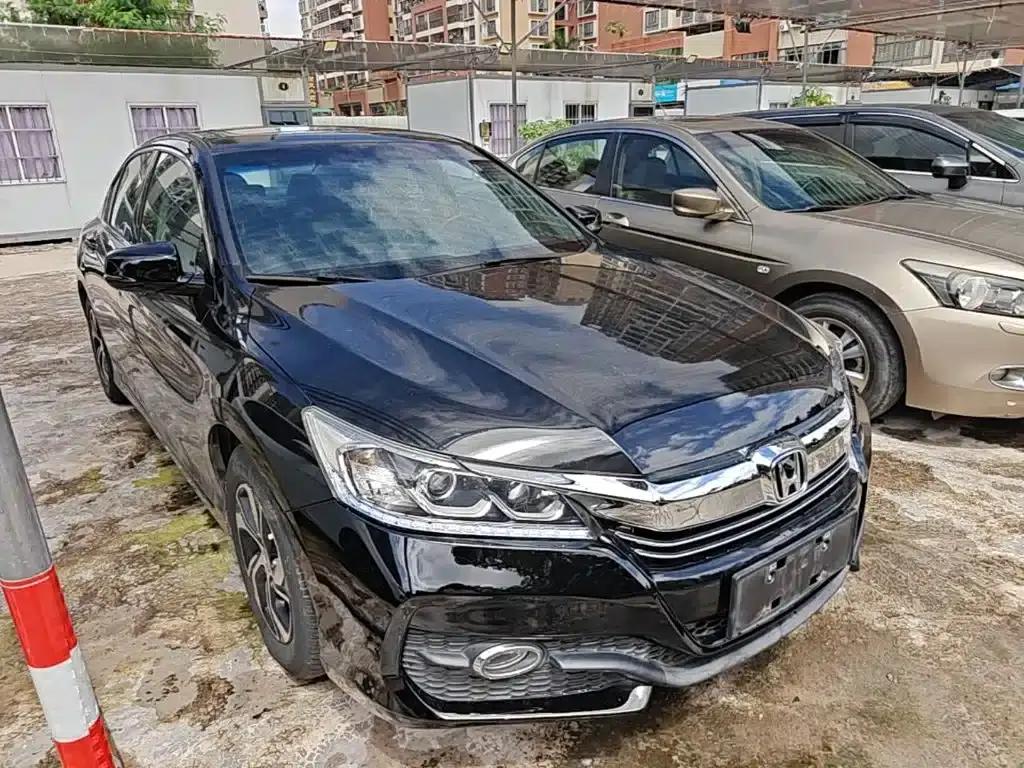 2016 Honda Accord 2.0L Luxury Edition — миниатюра 4