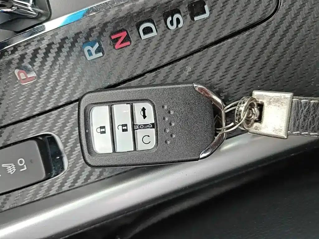 2016 Honda Accord 2.0L Luxury Edition — миниатюра 9