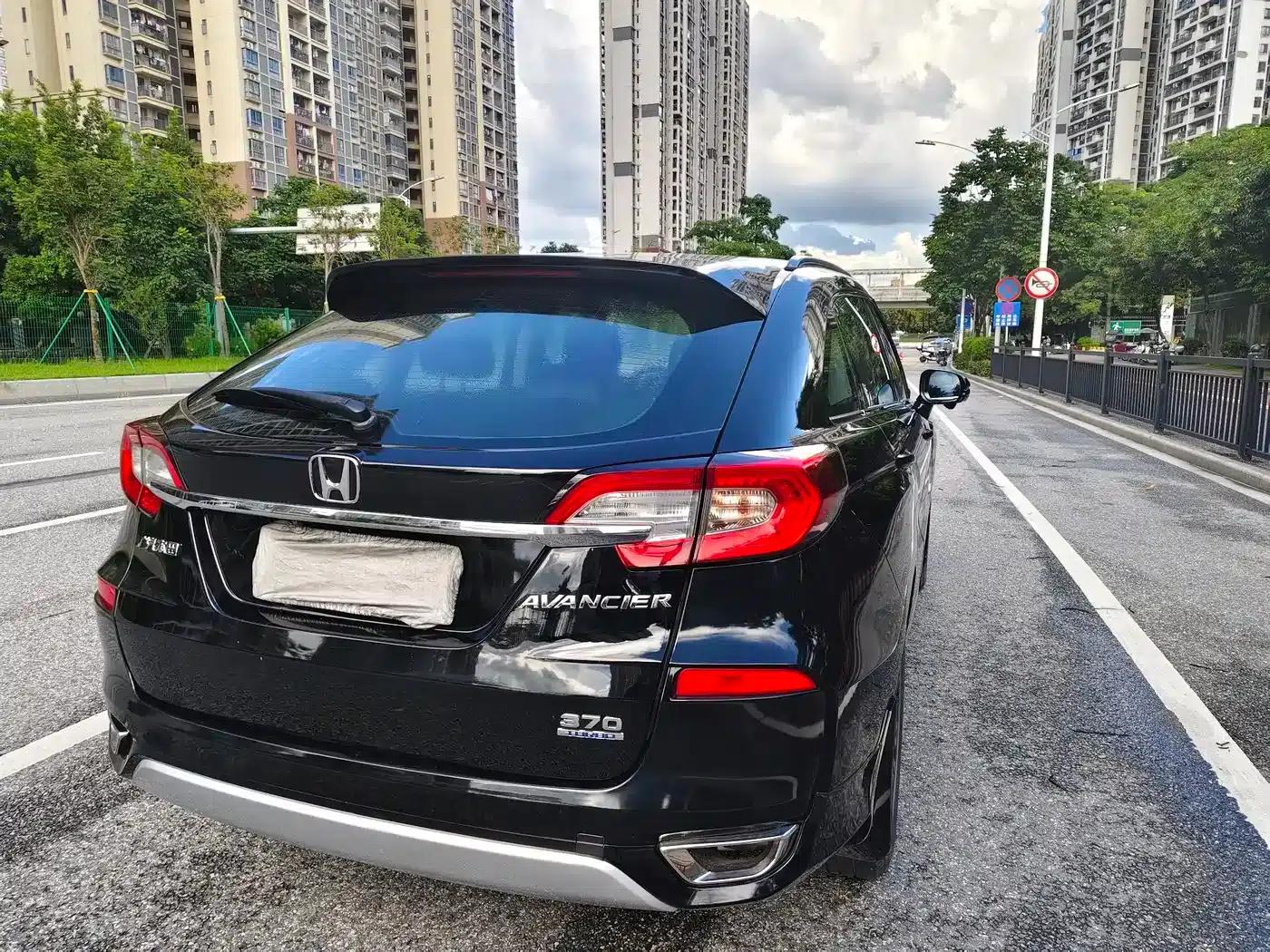 2017 Honda Avancier 370TURBO 2WD Luxury Edition — миниатюра 6