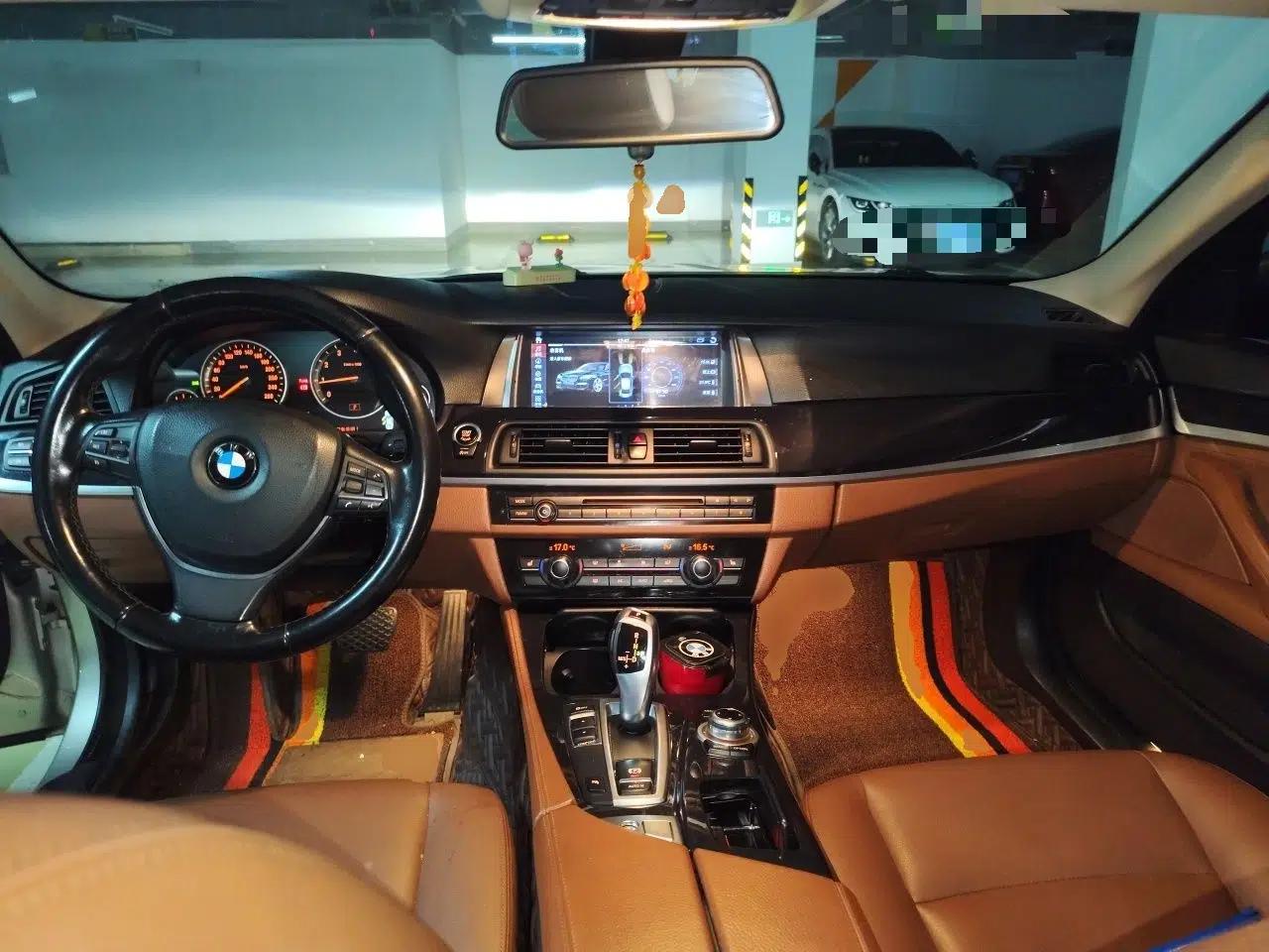 BMW 5 Series 2017 520Li Elegant Edition — миниатюра 9