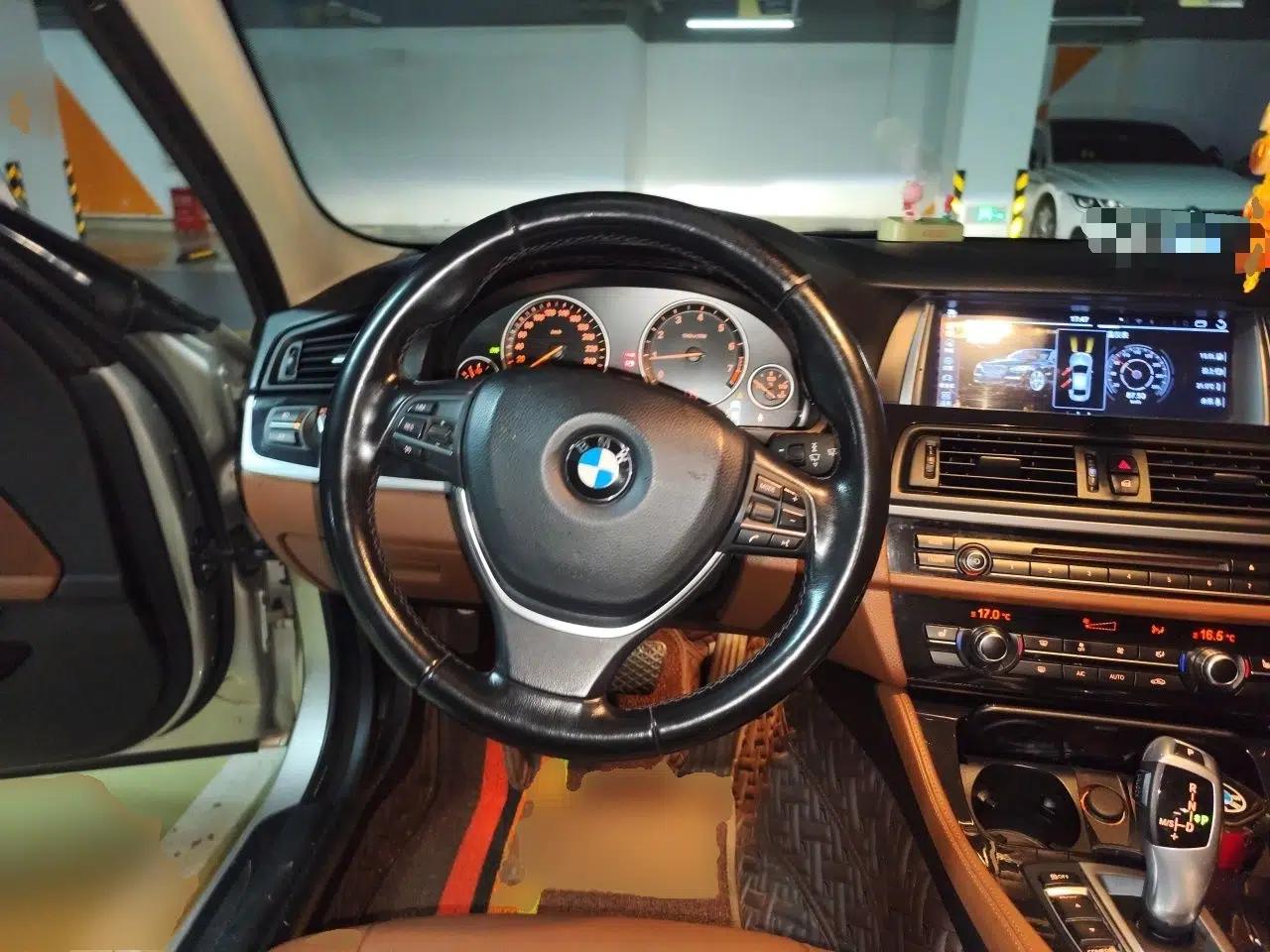 BMW 5 Series 2017 520Li Elegant Edition — миниатюра 10