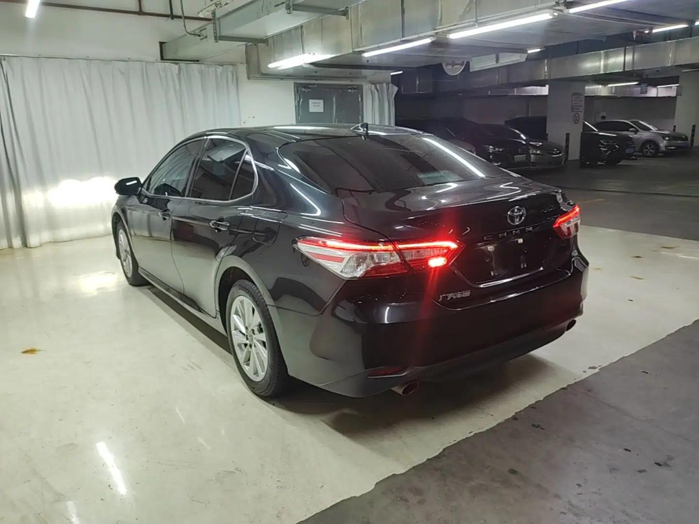 Toyota Camry 2023 2.0GVP Premier Edition — миниатюра 4