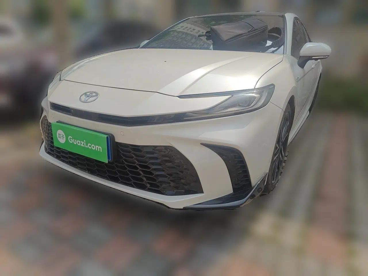 Toyota Camry 2024 Dual-Motor 2.0HS Sport Edition — миниатюра 1