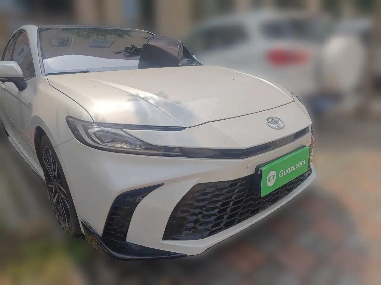 Toyota Camry 2024 Dual-Motor 2.0HS Sport Edition — миниатюра 3