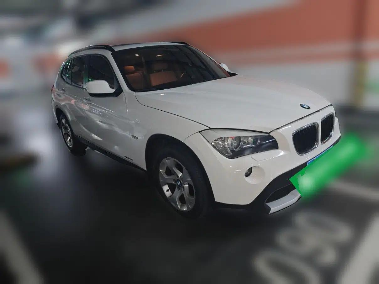 BMW X1 2012 sDrive18i Luxury Model — миниатюра 3